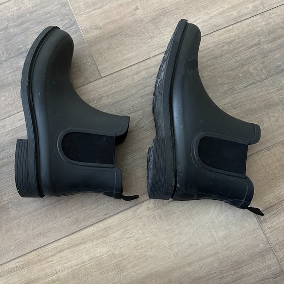 Madewell Women's Chelsea Rain Boot - Picture 7 of 9
